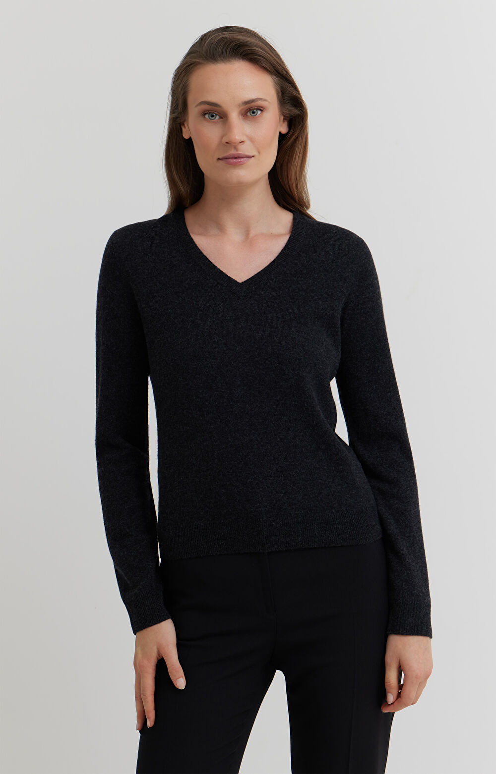Sweter v-neck z melanżowej wełny merino - 3