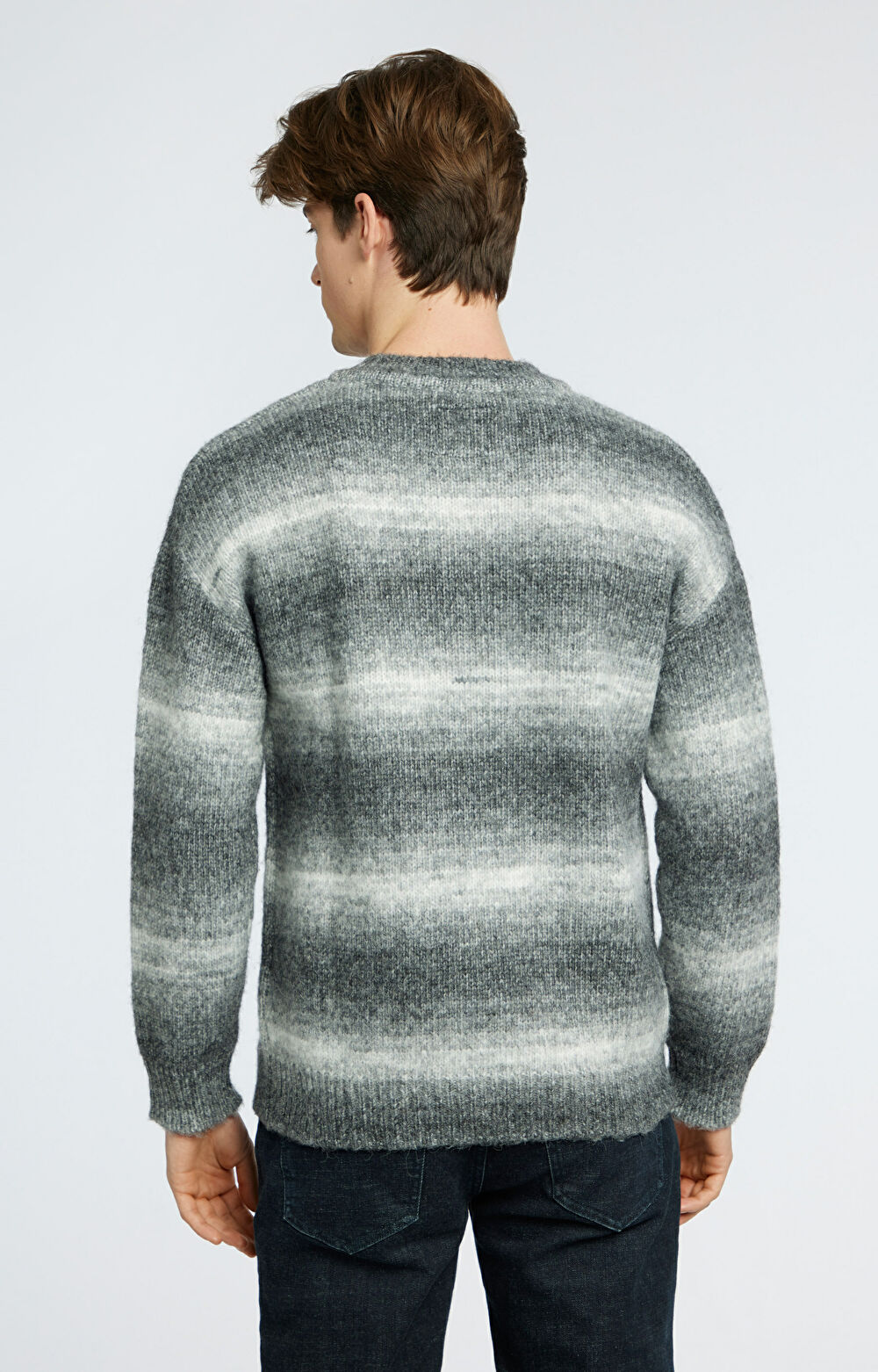 Sweter ze wzorem ombre