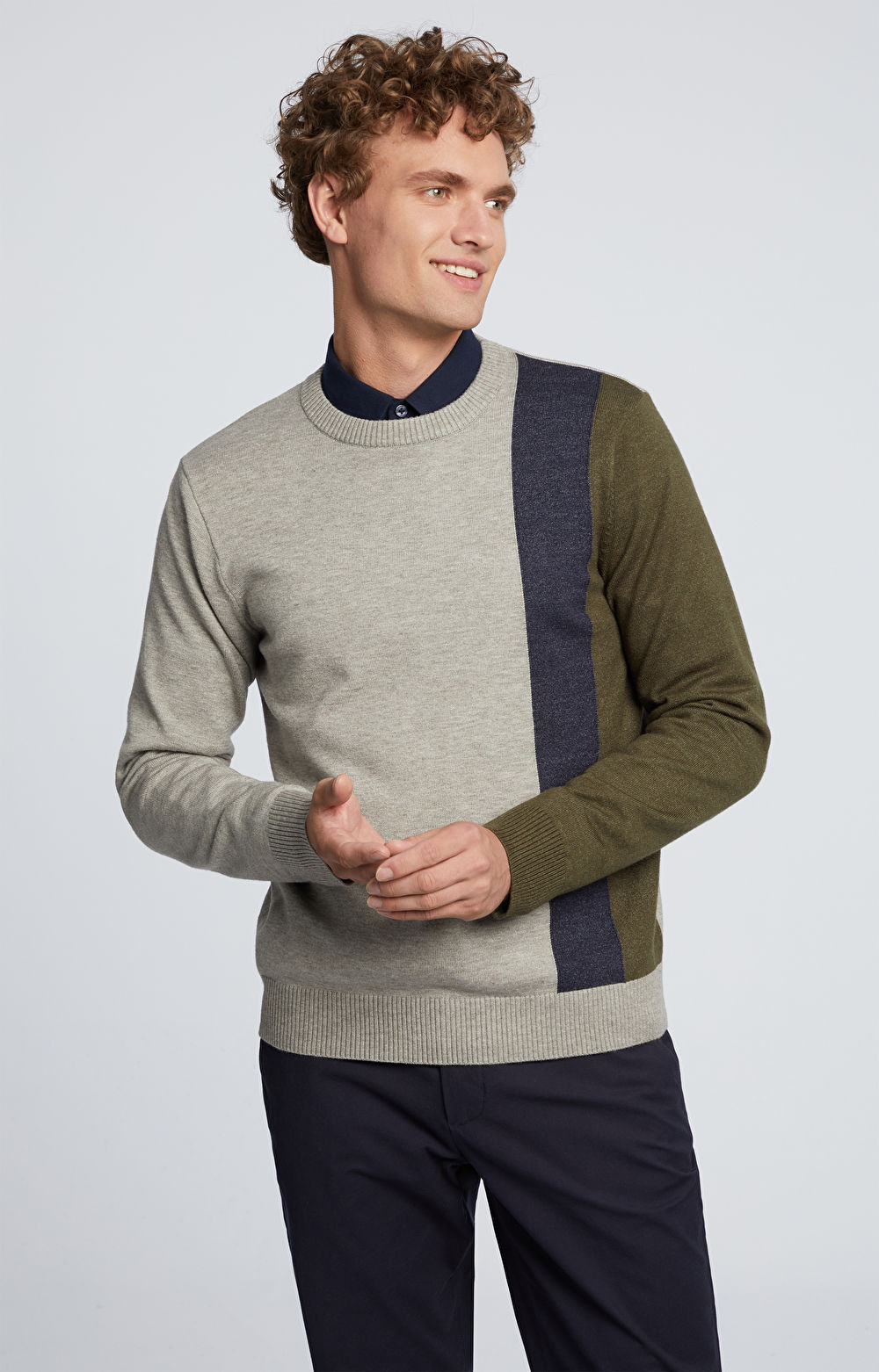 Trójkolorowy sweter z wiskozą