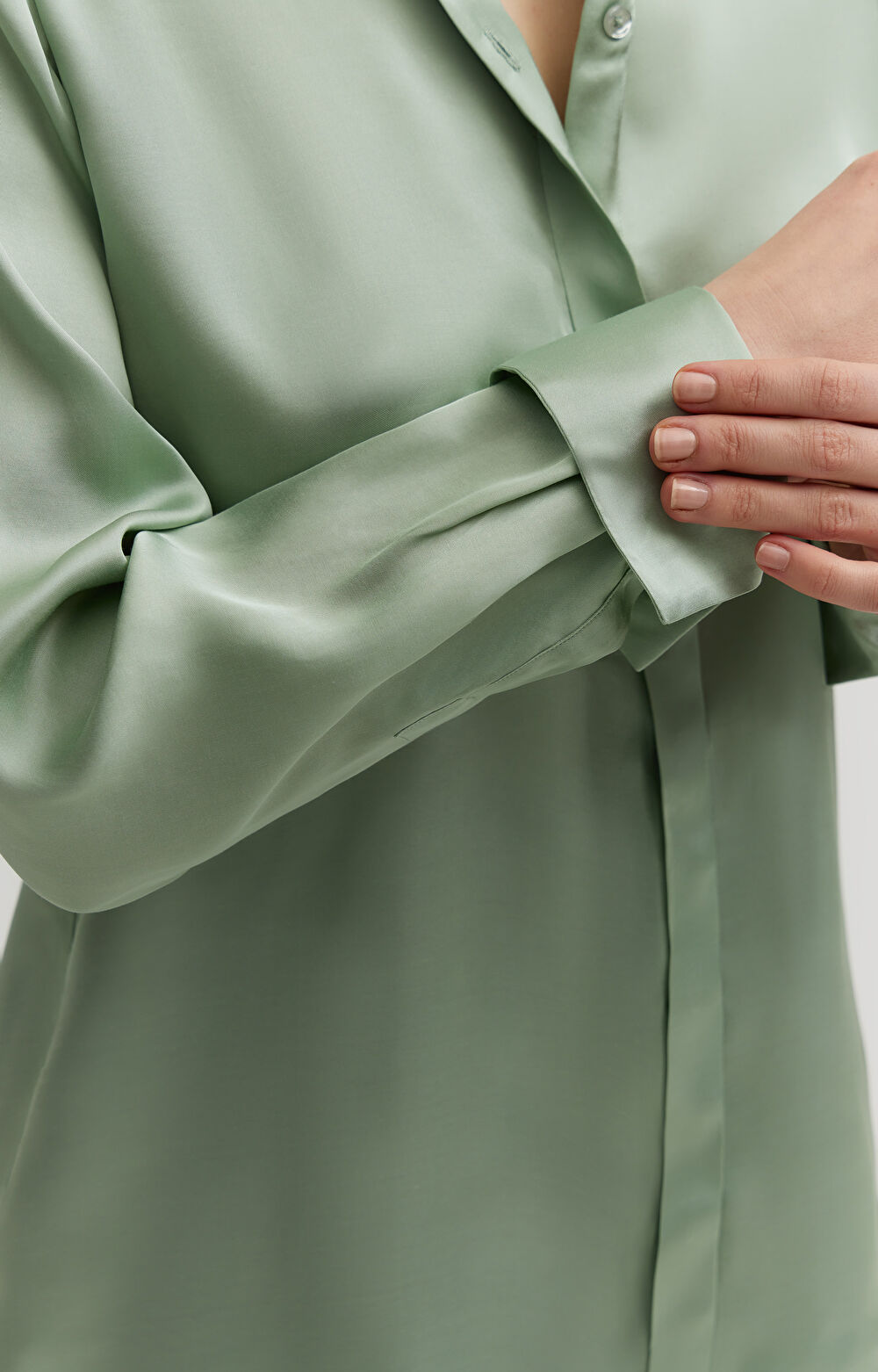 Koszula z satynowej wiskozy - 4