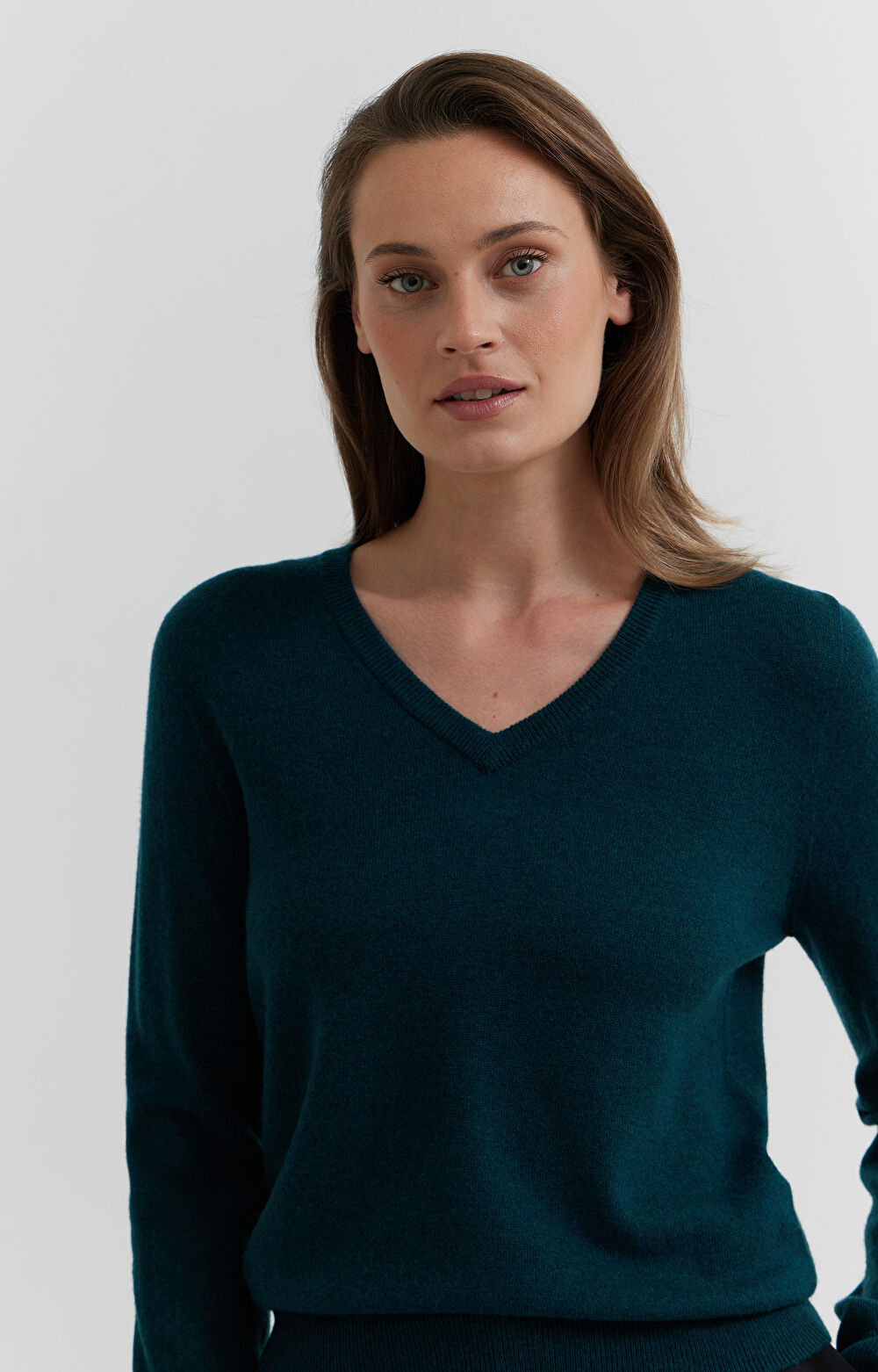 Sweter v-neck z melanżowej wełny merino - 5