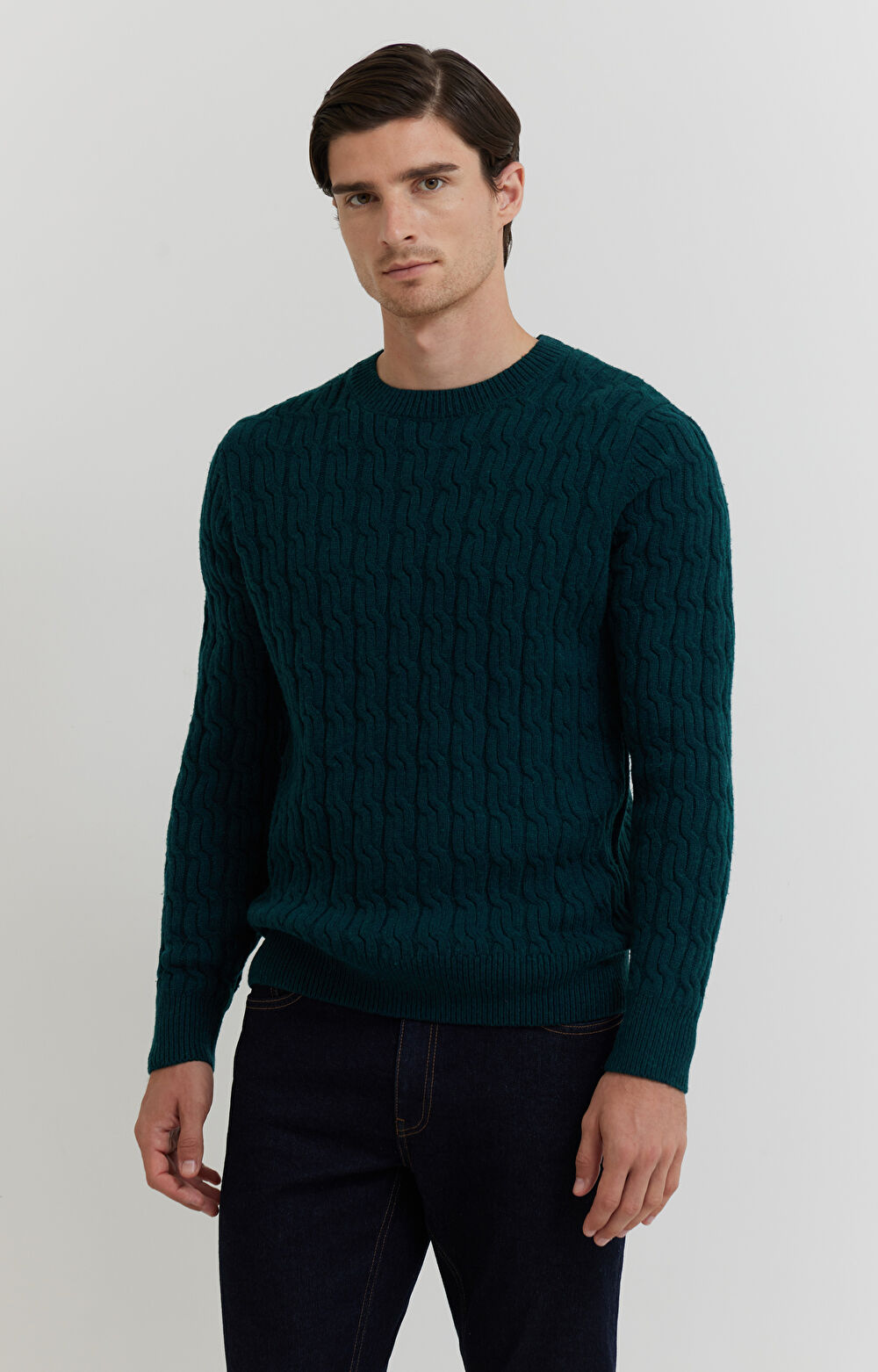 Sweter z warkoczowym splotem - 3