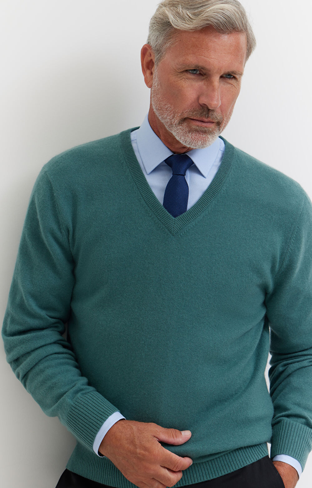 Wełniany sweter v-neck z kaszmirem - 4