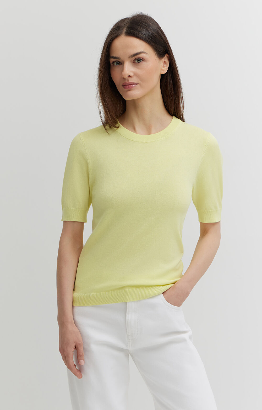 Gładki sweter z krótkim rękawem - 3