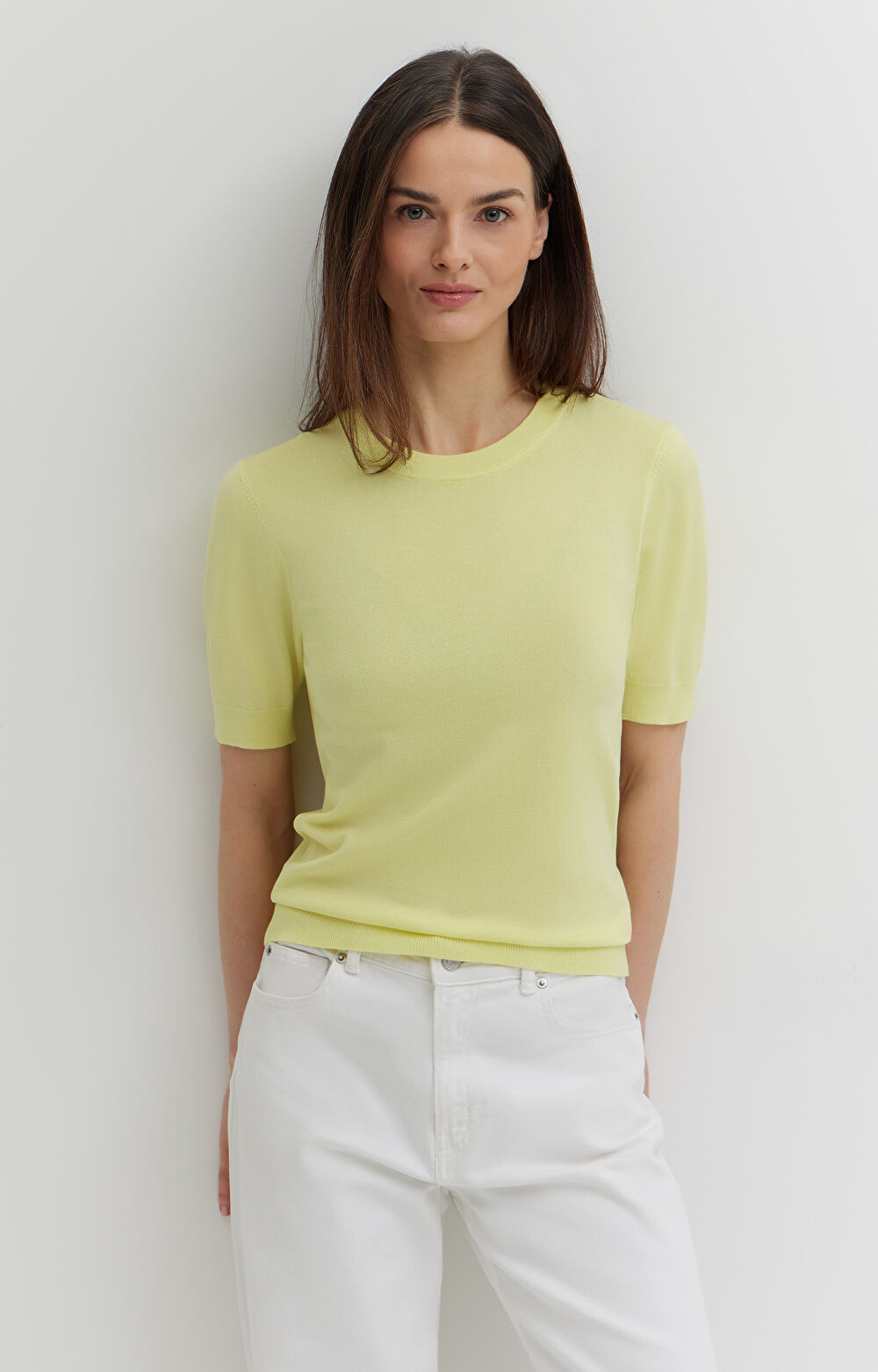 Gładki sweter z krótkim rękawem - 5