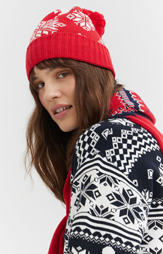 Czapka ze świątecznym motywem