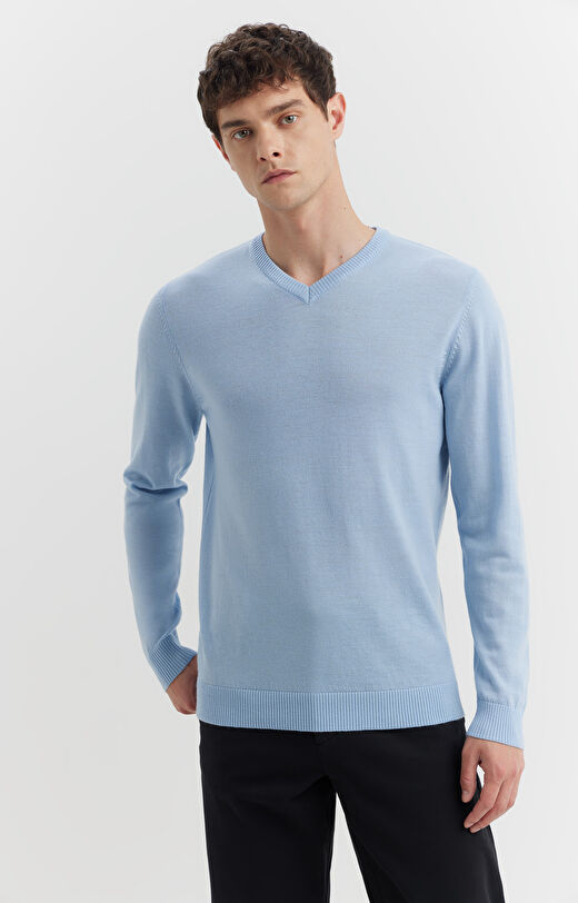 Sweter v-neck z wełny merino