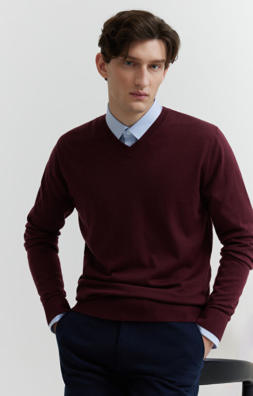 Sweter v-neck z wełny merino