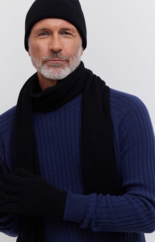 Wełniana czapka w prążki