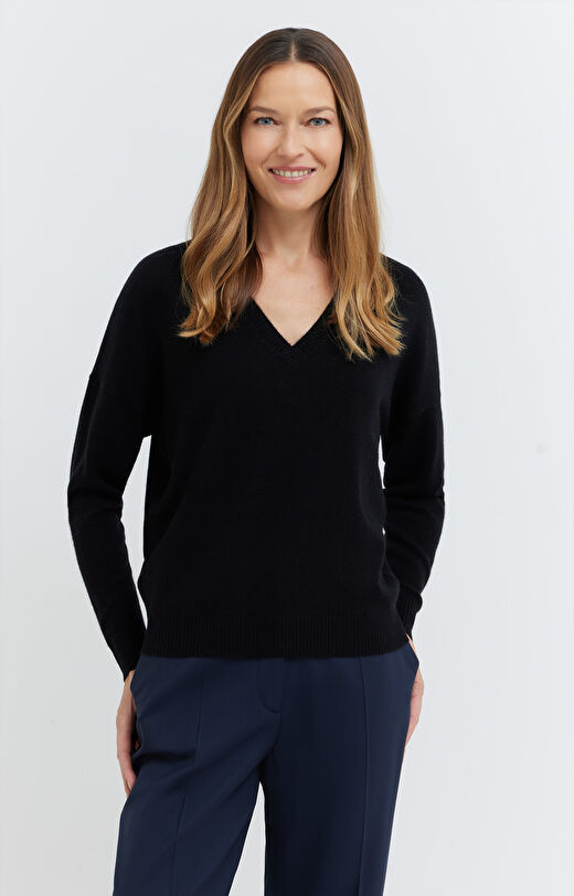 Wełniany sweter v-neck z merino