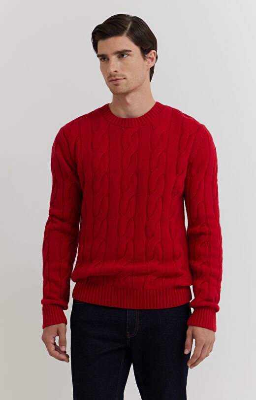 Sweter z warkoczowym splotem