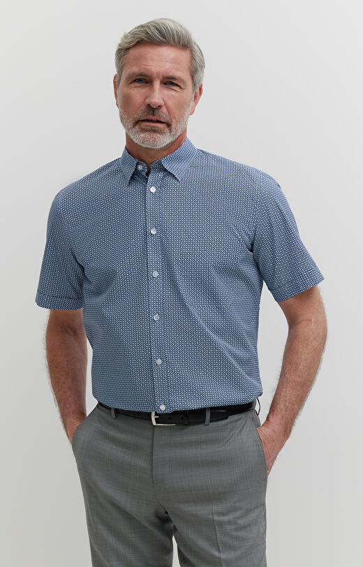 Koszula w geometryczny wzór