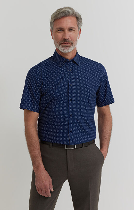 Koszula w geometryczny wzór