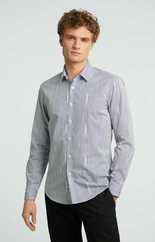 Koszula w asymetryczne paski