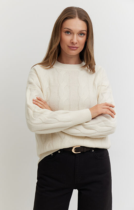 Sweter z wełny merino z warkoczowym splotem