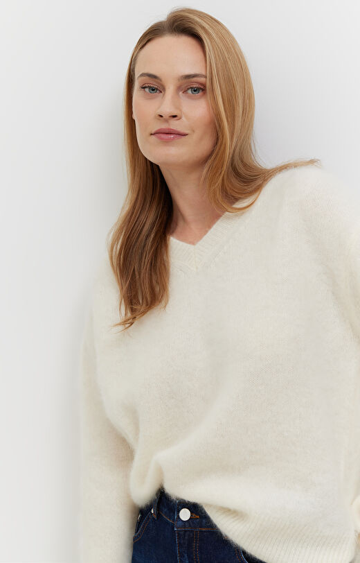 Sweter z puchatej wełny