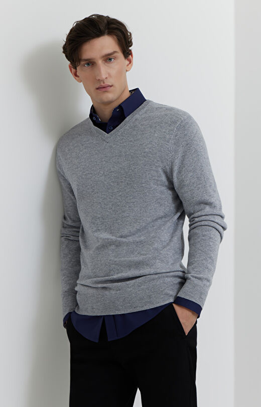 Sweter v-neck z melanżowej wełny merino