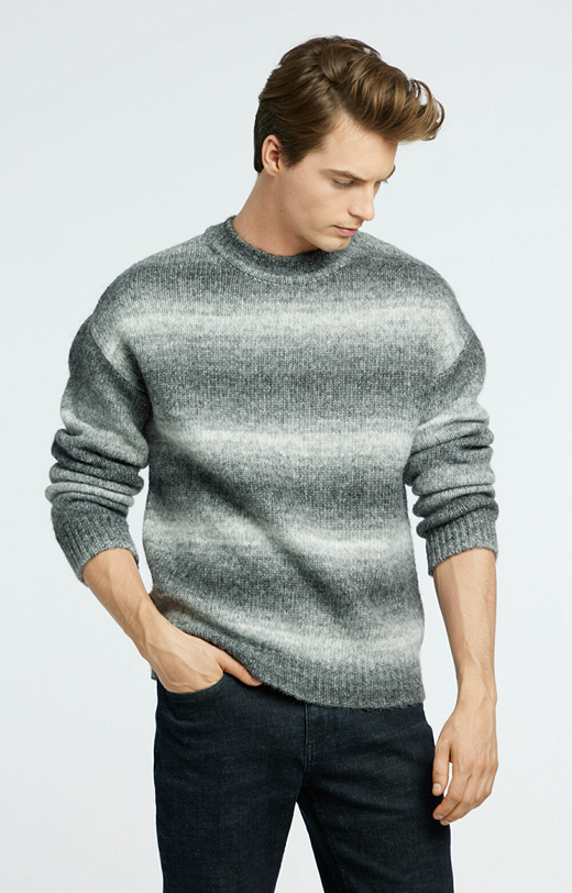Sweter ze wzorem ombre